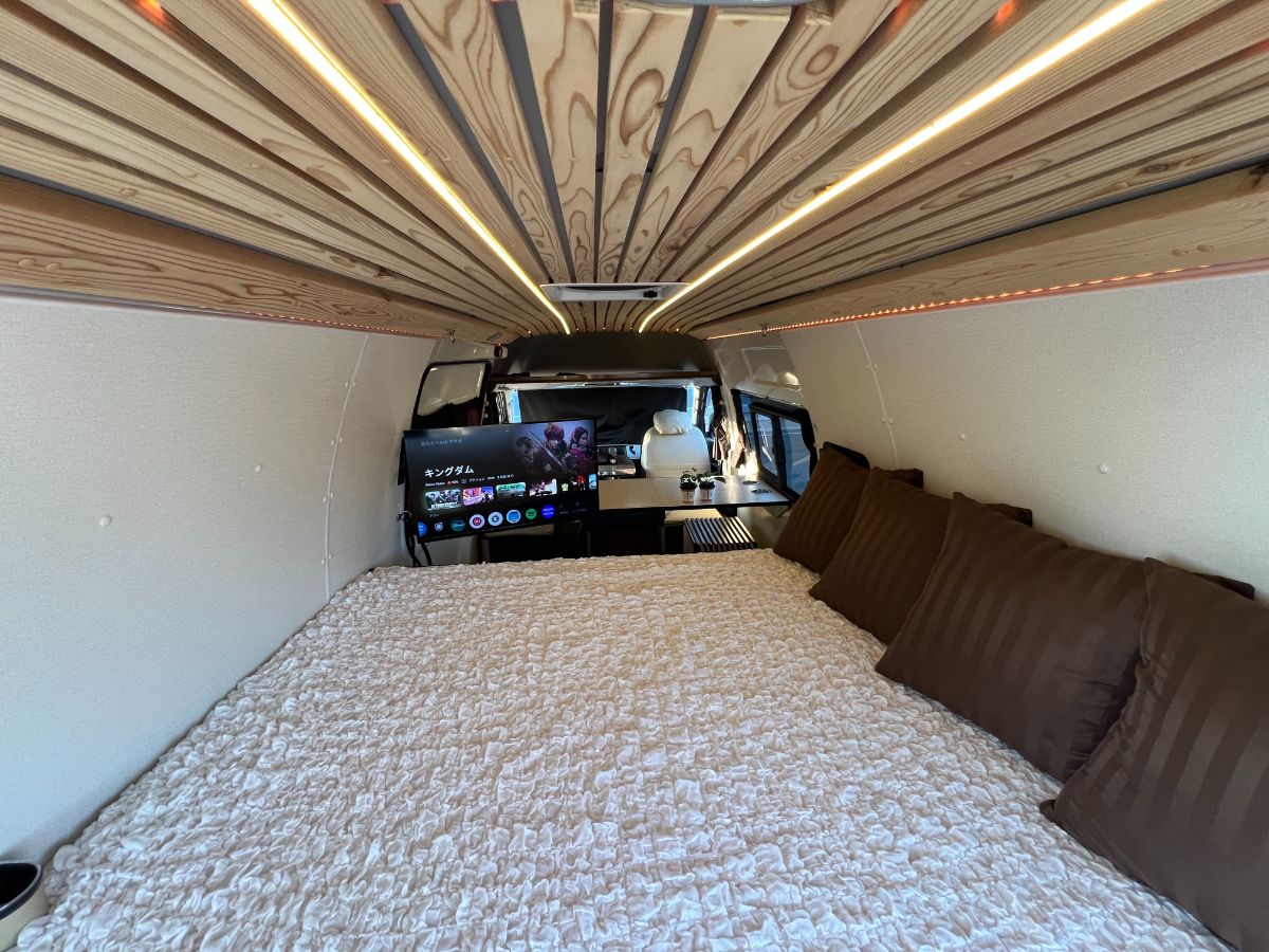 バックドア越しに広がる景色