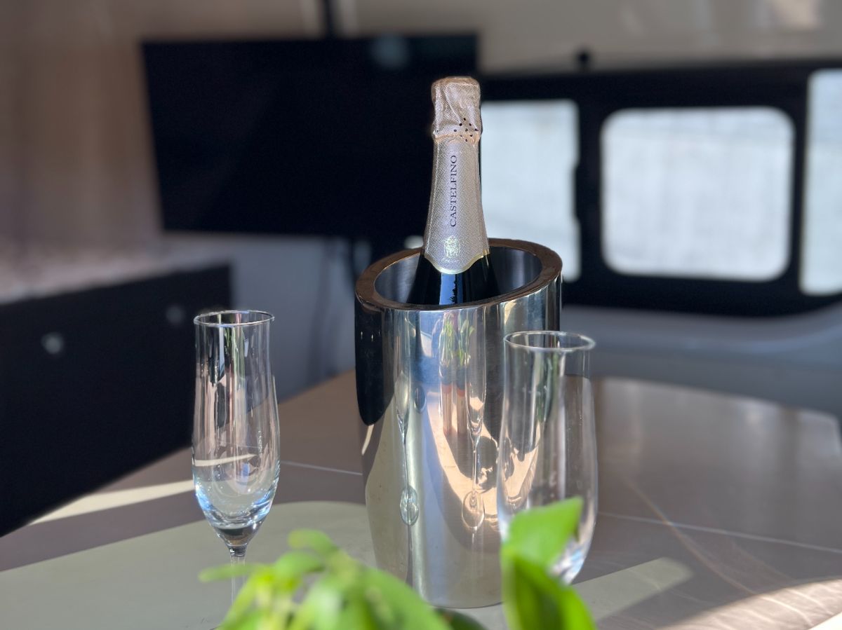 車内でも贅沢な時間を。