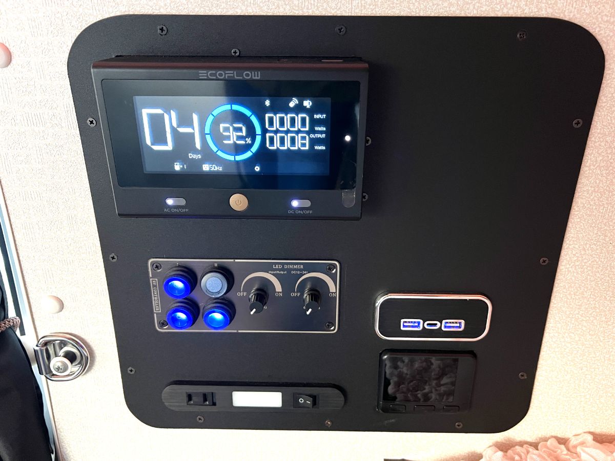 外部電源対応で、キャンプ場やRVパークでも安心して電気が使えます！